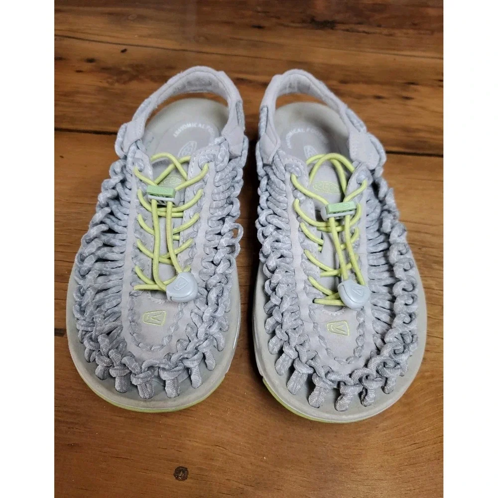 Keen women uneek
